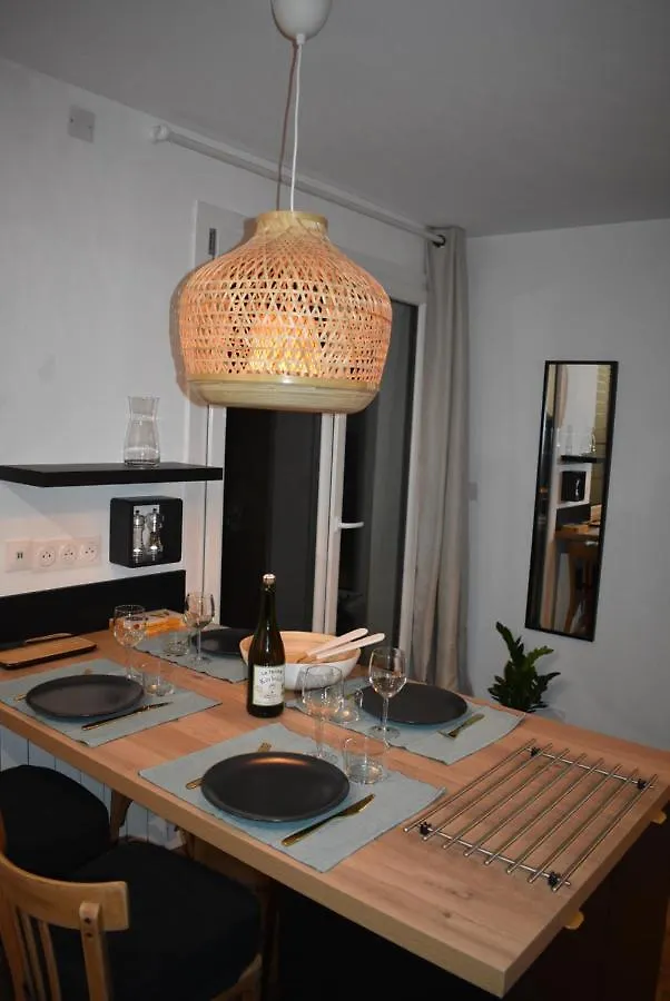 Apartment Le Duclos, Appartement Rez-De-Jardin Dinan Centre France
