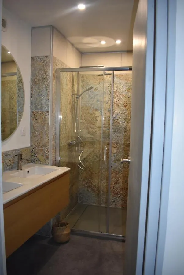Le Duclos, Appartement Rez-De-Jardin Dinan Centre Apartment